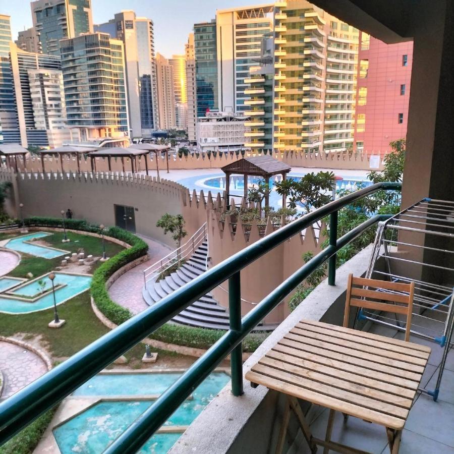 Nomad Partition Room In Barsha Heights 3 Mins To Icm Metro ดูไบ ภายนอก รูปภาพ